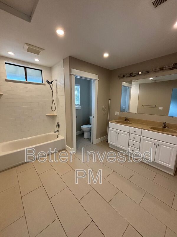 Building Photo - 111 Connely Ln