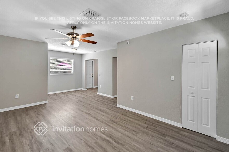 Building Photo - 3028 Ridgeway Ave
