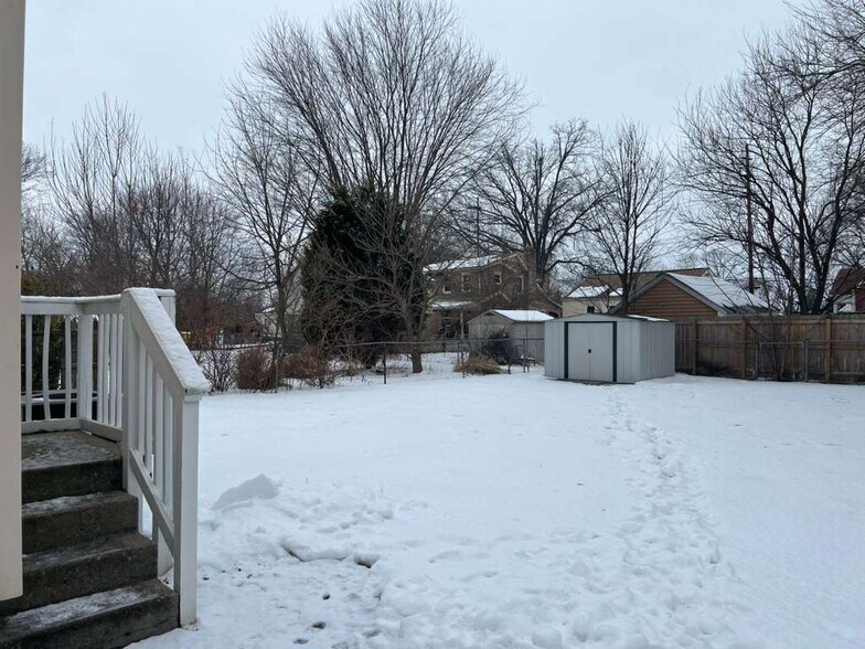 Building Photo - 2205 Elmhurst Ave