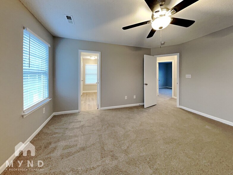 Building Photo - 11527 Stewarts Crossing Dr