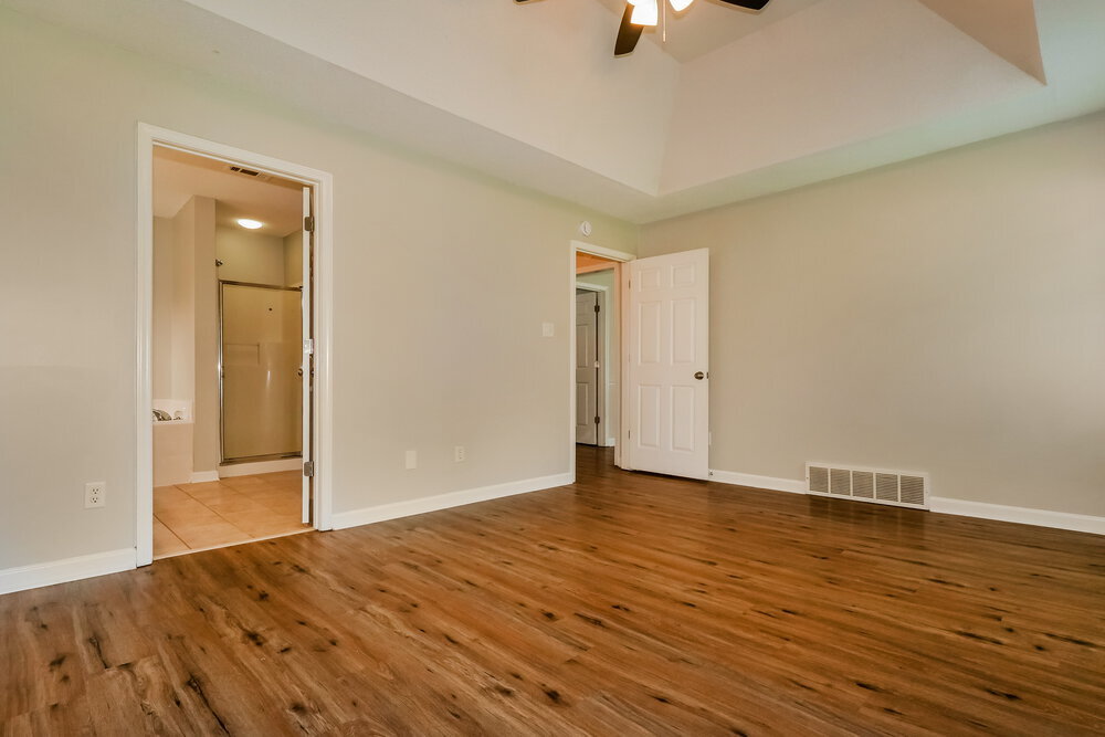 Building Photo - 7896 Jills Creek Dr