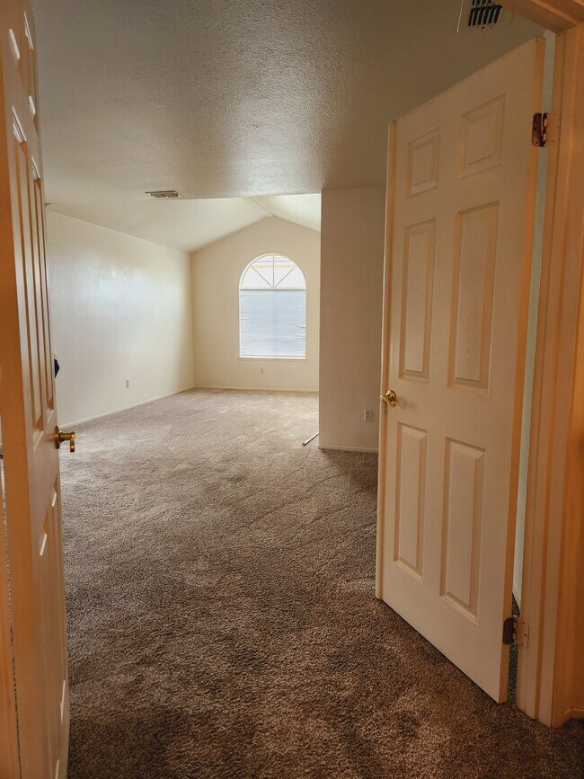 Building Photo - 1814 Evalane Way
