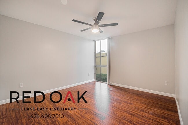 Building Photo - 15101 Magnolia Blvd