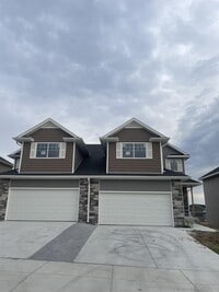 Building Photo - 9028 Peregrine Rd