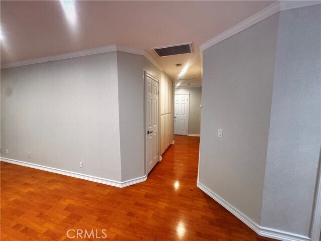 Building Photo - 925 Royal Oaks Dr