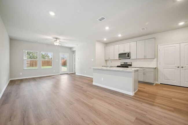 Building Photo - 1412 Bridgestone Dr