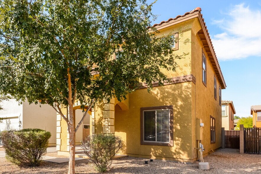 Building Photo - 8550 N 63rd Dr