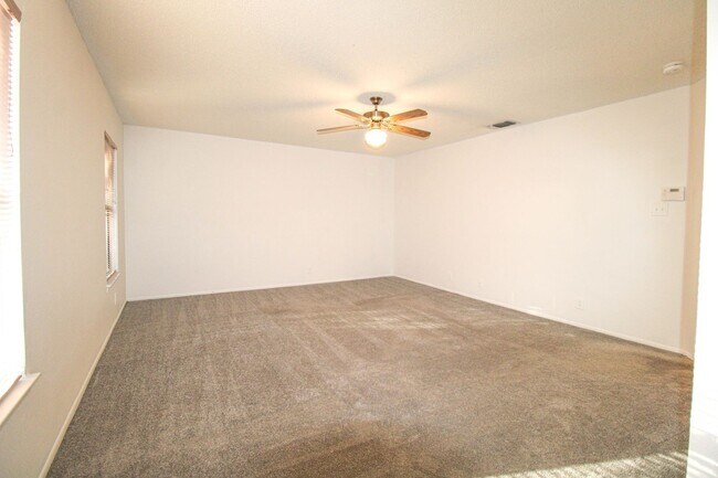 Building Photo - 14018 N Hills Village Dr