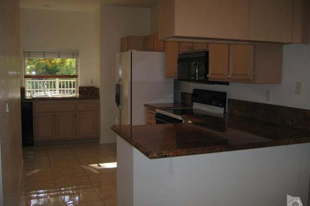 Building Photo - 640 Indian Oak Ln