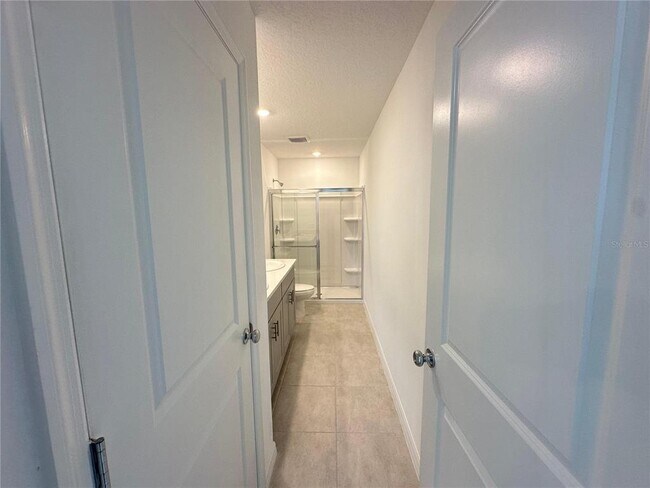 Building Photo - 3030 Skyline Lp