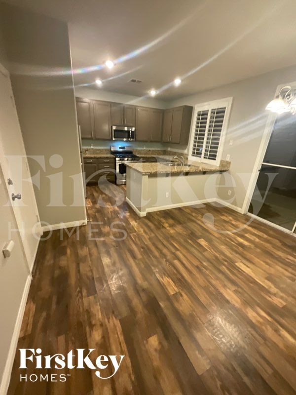 Building Photo - 10712 Silver Pyramid Ct