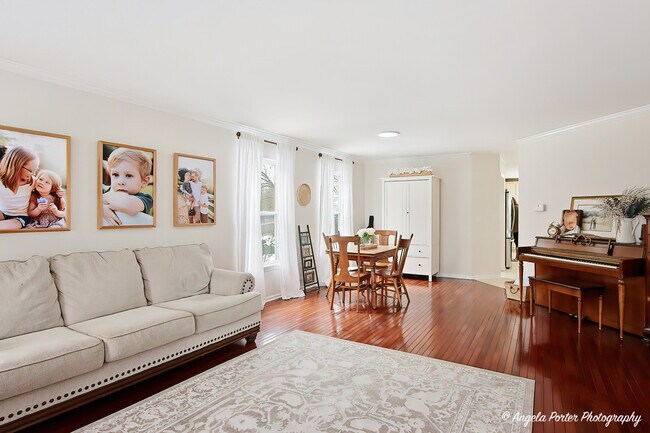 Building Photo - 1901 Kennedy Dr