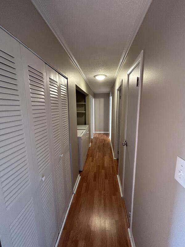 Building Photo - 307 Spring Ln