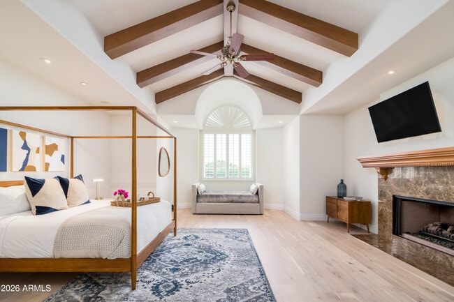 Building Photo - 10754 E Laurel Ln