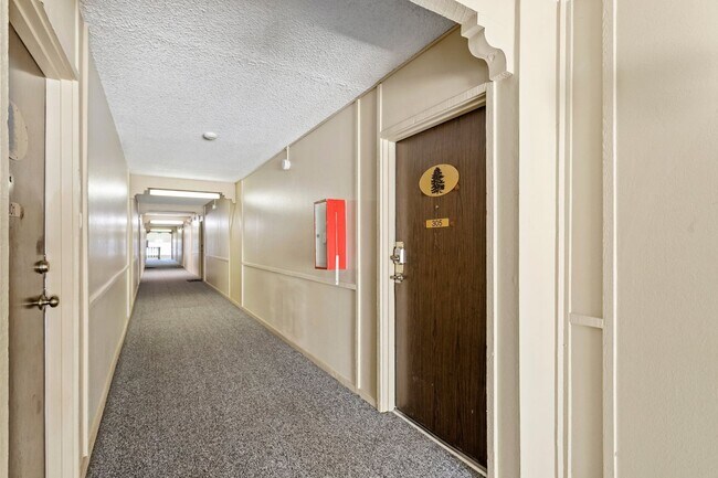 Building Photo - REDUCED PRICE! 2 bed / 1 bath - Whispering...