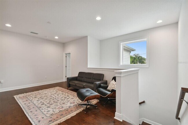Building Photo - 5700 Interbay Blvd