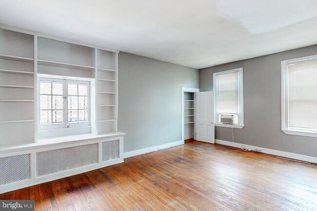 Building Photo - 1041 St Paul St