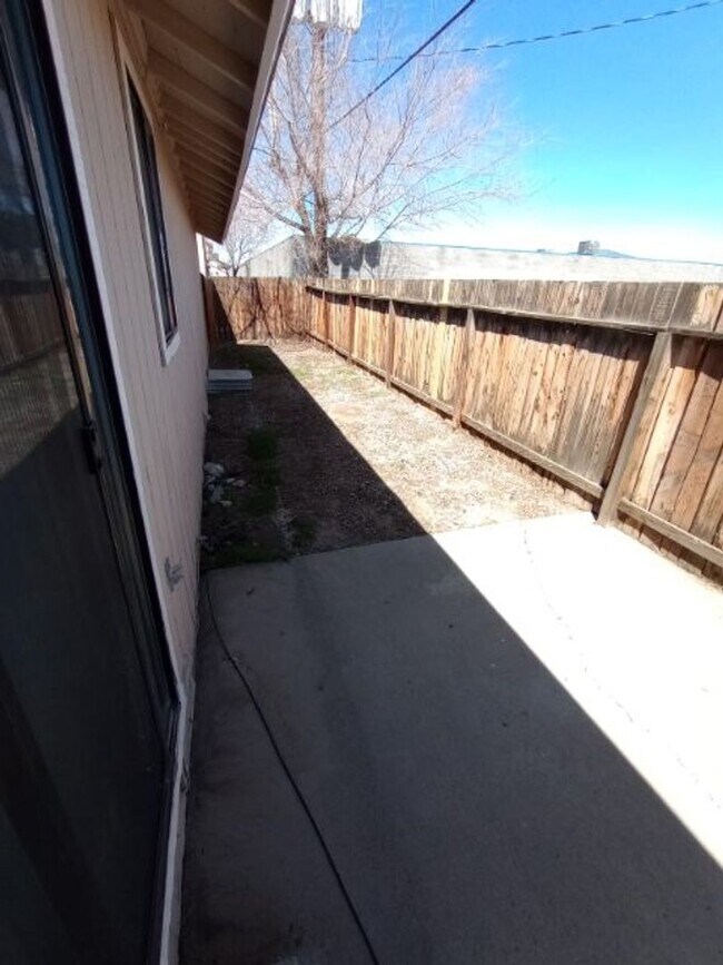 Building Photo - Timothy Way Duplex