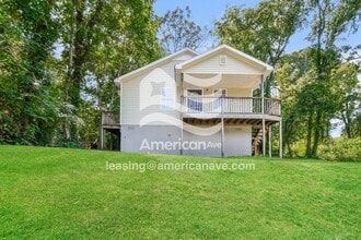 Building Photo - 632 83rd Pl S