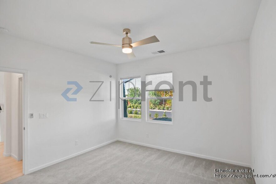 Building Photo - 2342 Augusta Ave