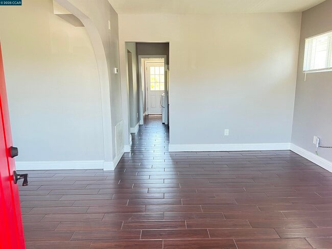 Building Photo - 2830 23rd Ave