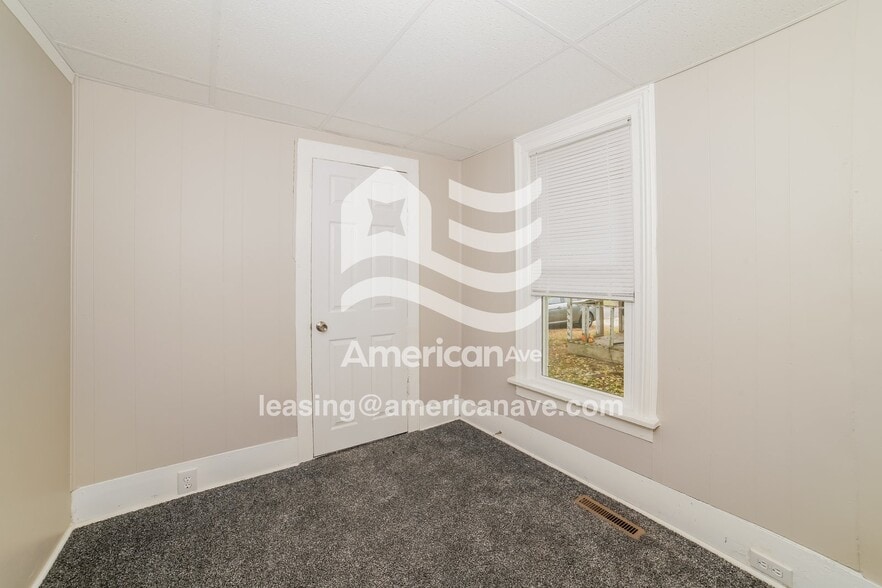 Building Photo - 1305 N 2nd St