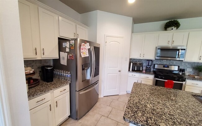 Building Photo - 22607 Castello Lakes Dr
