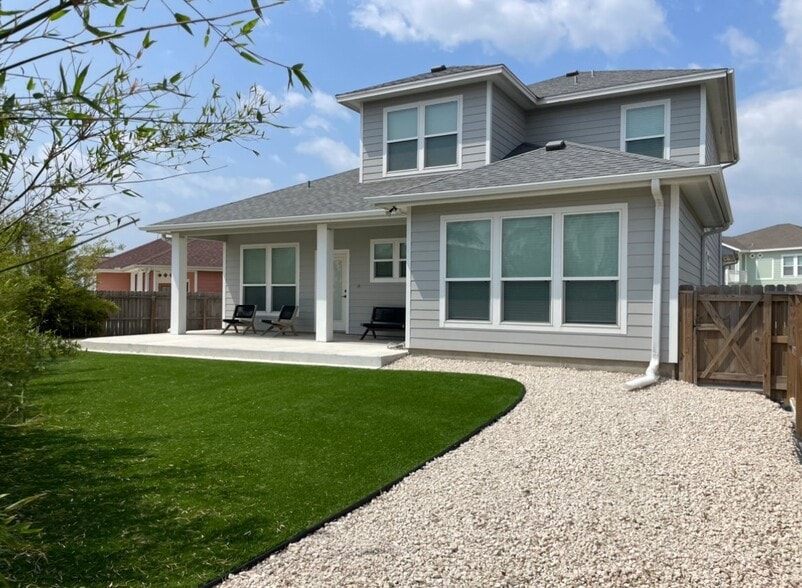 Building Photo - 15302 E Chesapeake