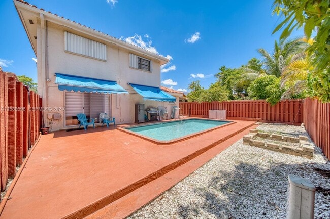 Building Photo - 10000 SW 147th Ct