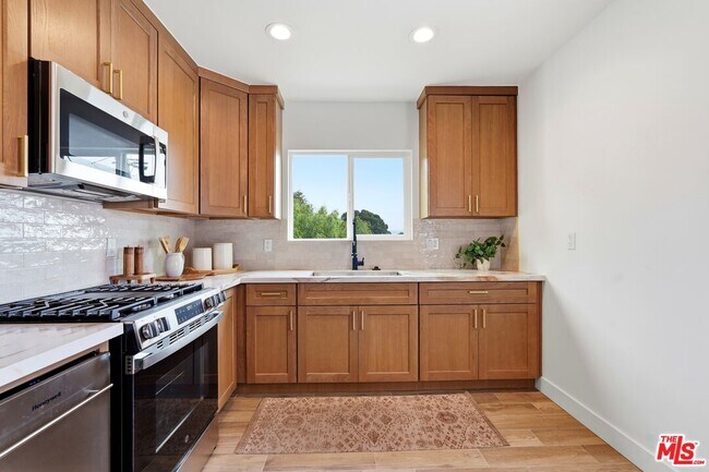 Building Photo - 5452 Harcross Dr