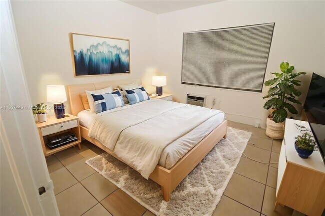 Primary Photo - 777 NE 85th St