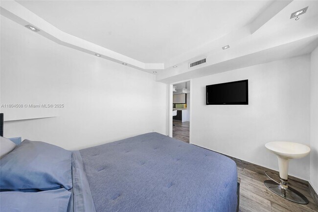 Building Photo - 401 Ocean Dr