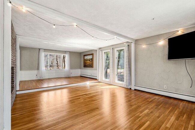 Building Photo - 306 Grove St