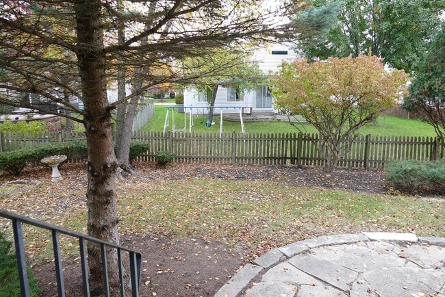 Building Photo - 2052 Spice Cir