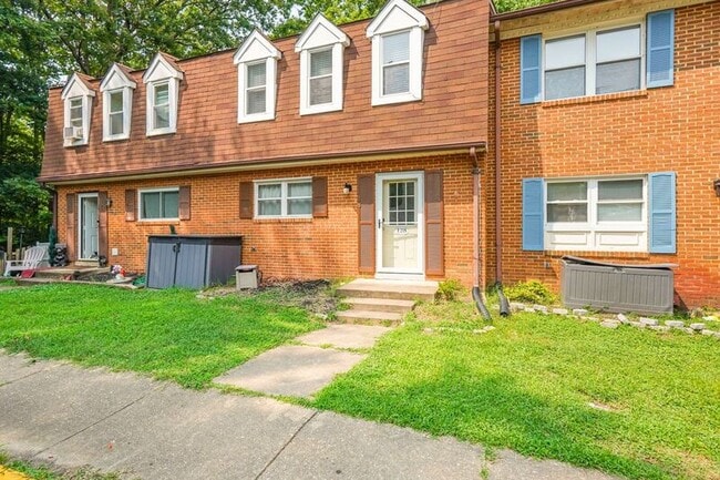 Building Photo - 128 Kings Mill Dr
