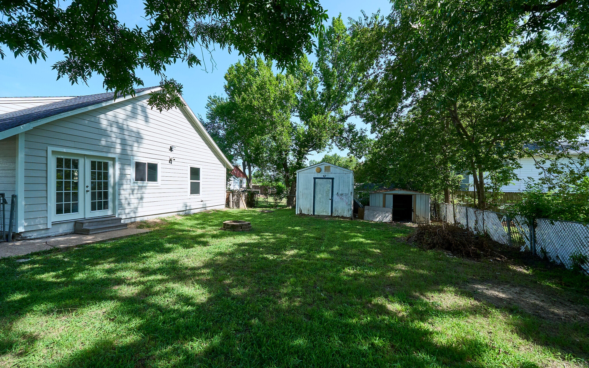 Building Photo - 401 S Ebrite St