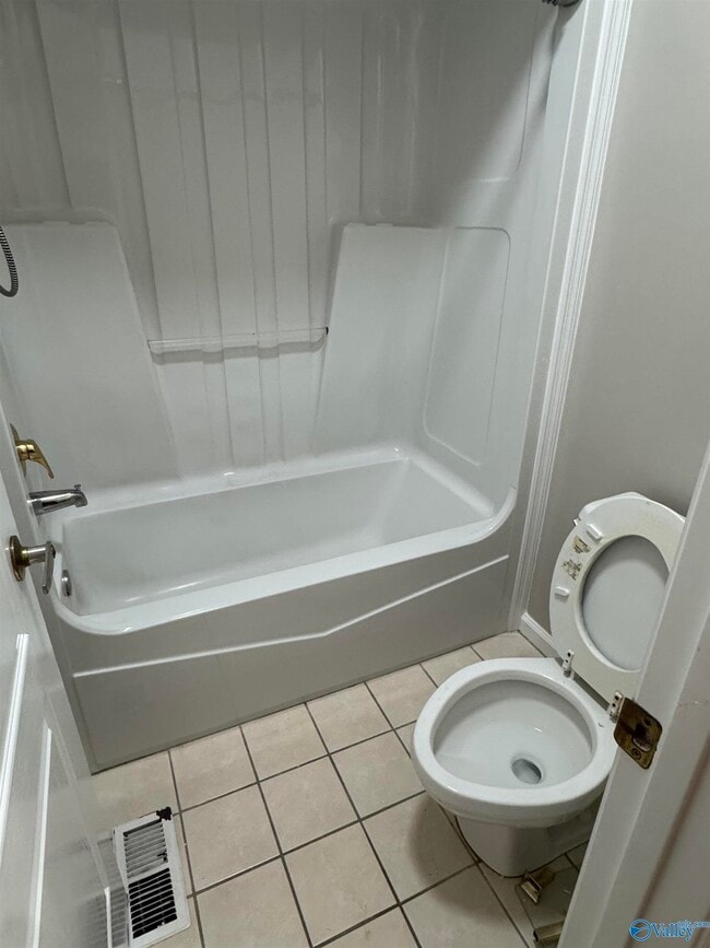 Building Photo - 113 Montrose Dr