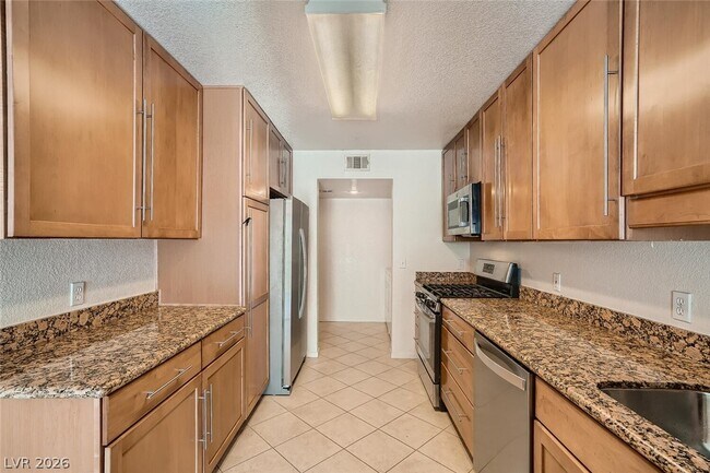 Building Photo - 7700 Almeria St