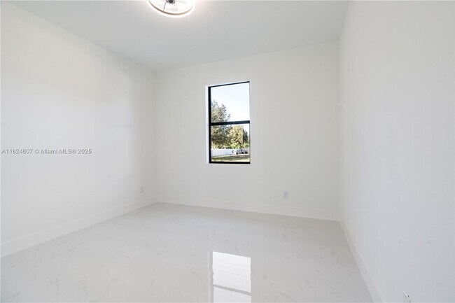 Building Photo - 3213 70th St W