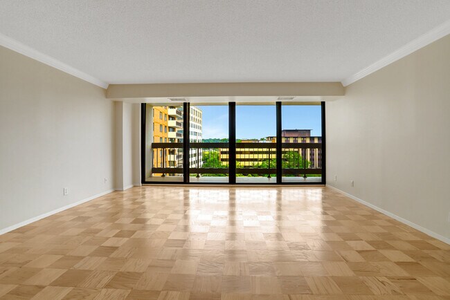 Building Photo - 3800 Fairfax Dr