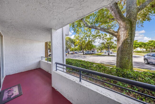 Building Photo - 941 Lyons Rd