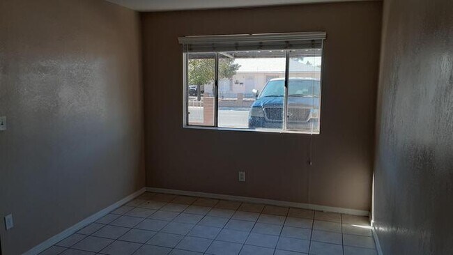 Building Photo - 4717 N 47th Dr