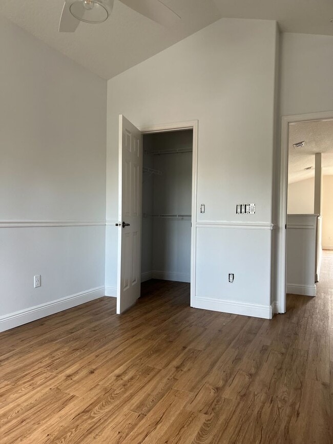 Building Photo - Dr Phillips area 3 bedroom 2.5  Bath Home With Bonus room