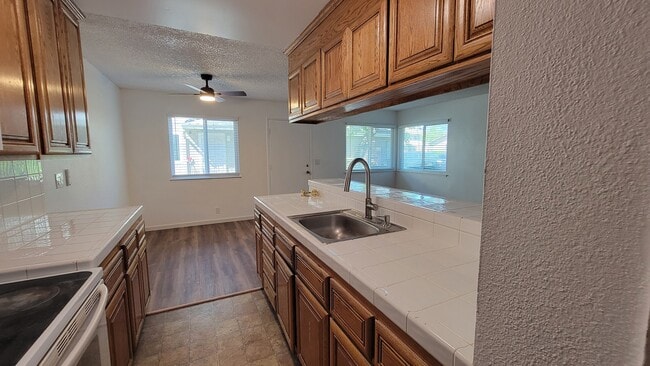 Building Photo - 847 Gilchrist Dr