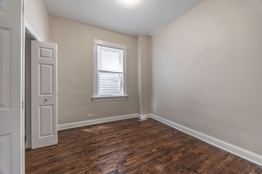 Building Photo - 4849 N Seeley Ave