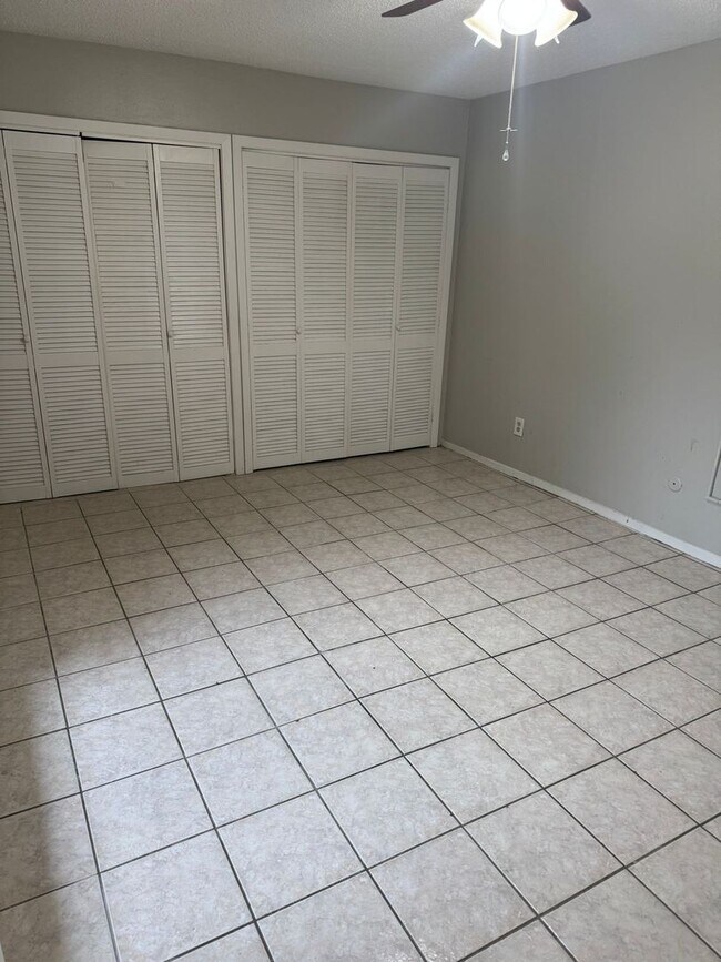 Building Photo - 4630 Country Creek Dr