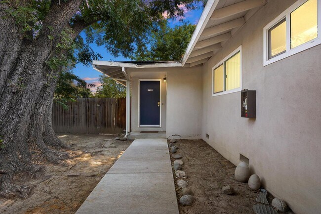 Building Photo - 1708-1710 Alameda Avenue