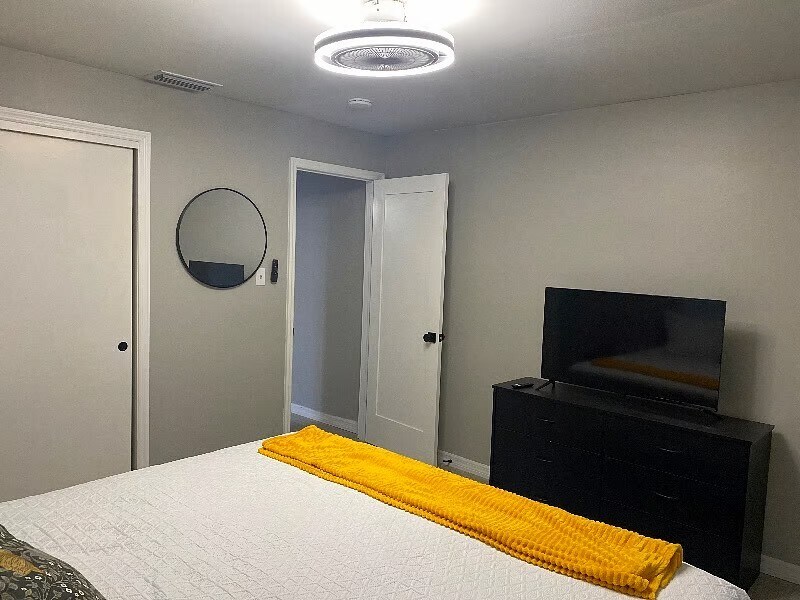 Building Photo - 1205 E 24th Ave