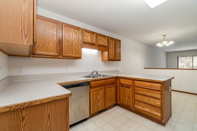 Building Photo - Morning Dawn Dr - Ranch Duplex