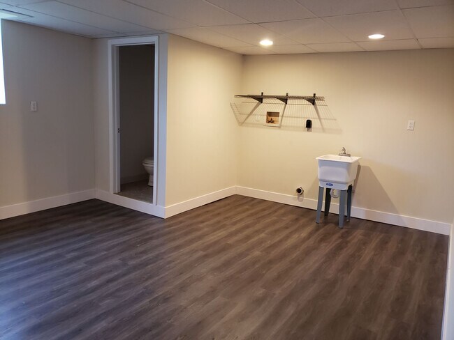 Building Photo - 2120 Mahantongo St